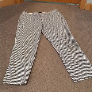 J. Crew seersucker Capris size 8 pants